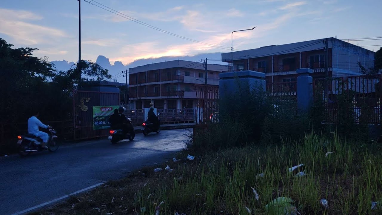 Quiet Walk around Yala Art Museum at Dusk, Thailand · Daily Quiet · continuing with the ground