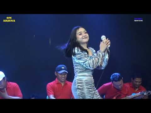 Sabila Permata (Rembulan Malam) Bersama Om Arjuna Live Tanjungan Driyorejo