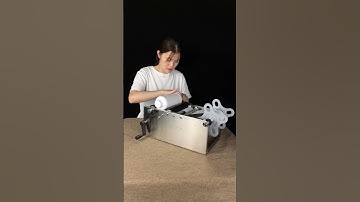 Manual round disinfectant bottle labeling machine, PET water hand sanitizer bottle label applicator