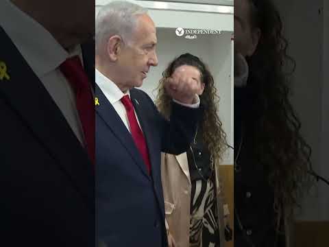 نتنياهو يمثل أمام المحكمة في أولى جلسات محاكمته بالفساد بعد طلب ترمب العفو عنه