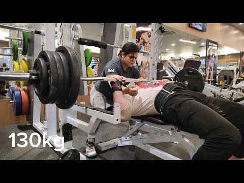 Chetna hits an all time bench PR and i hit 130kg for 3x3