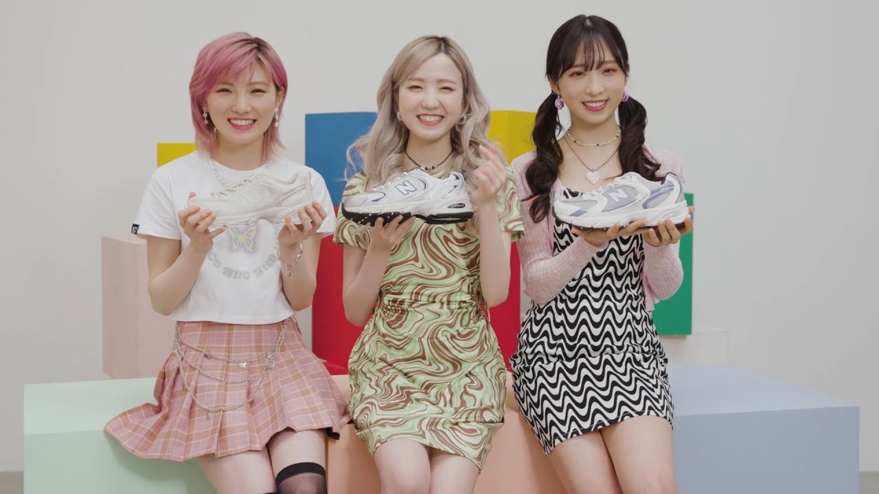 元AKB48 岡田奈々 ミニキャンバスボード AKB48岡田奈々・本田仁美・小栗有以らが美脚披露 オルチャン