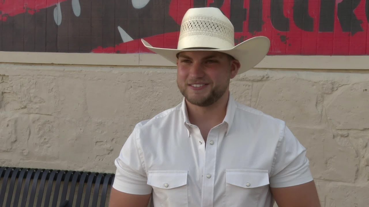 Regent Prep QB-turned country singer makes debut at Cain's - YouTube