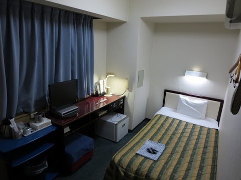 中津市「ビジネスホテルナカツ」のシングルルーム. Business Hotel NAKATSU.