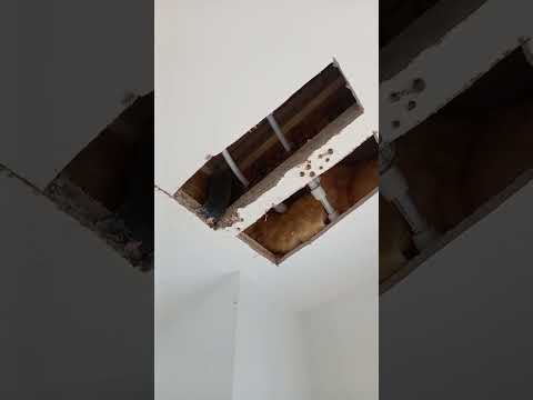 Муж на час приехал на вызо теперь буду за делывать дыру на потолке