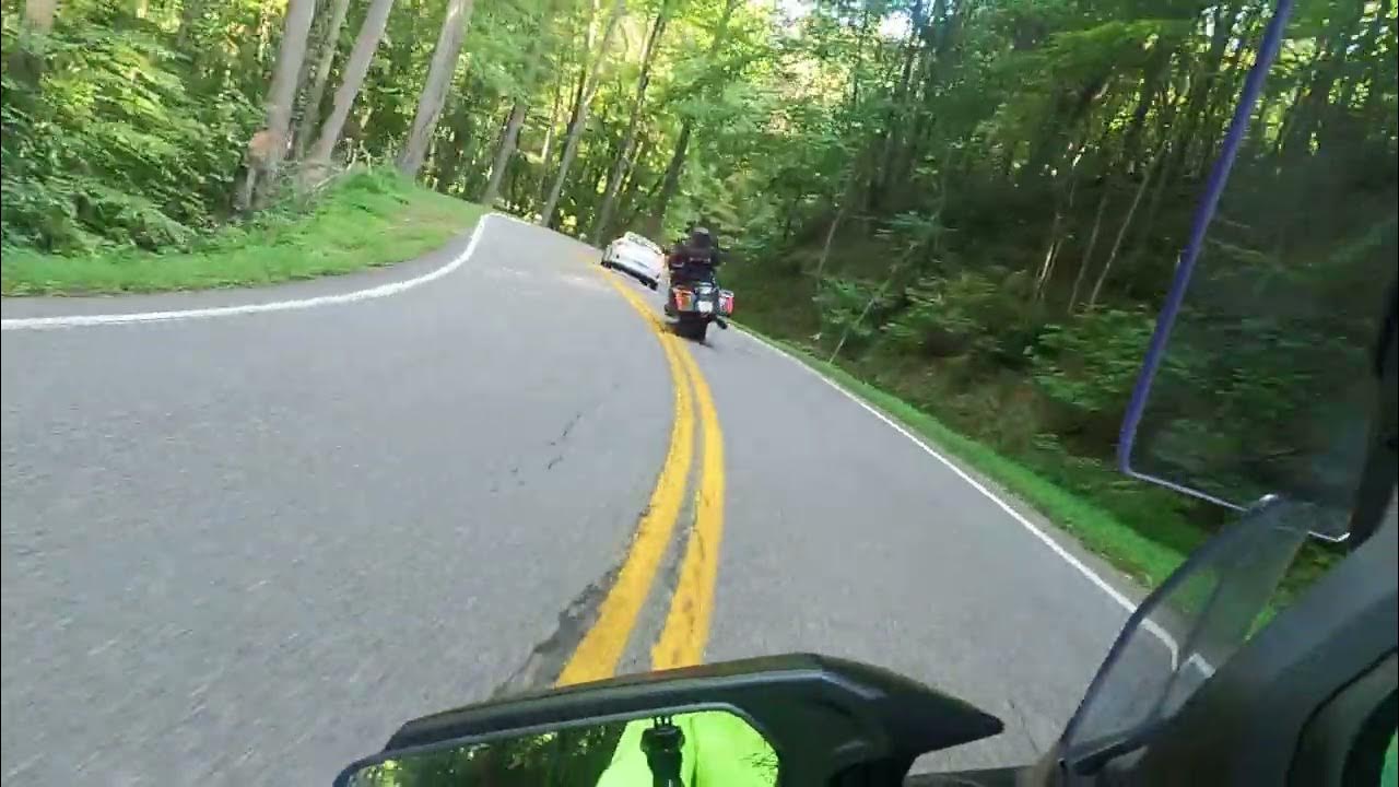 Tail of the Dragon. Riding a 2022 Goldwing Tour. my first trip.. YouTube