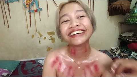 Kerokan masuk angin. Gadis perut kembung. Mual mual. Pusing meriang. 