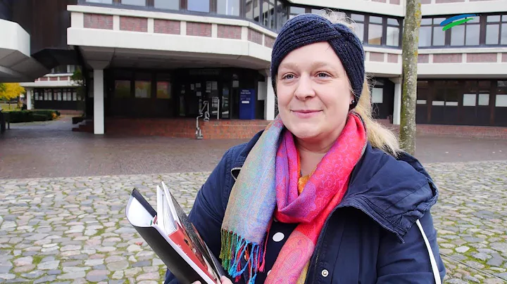 Tierschtzerin Annette Scherer ber Osterfeuer