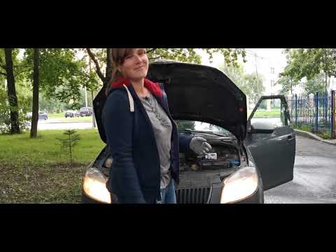 Замена лампы ближнего света Skoda Fabia 2009 года