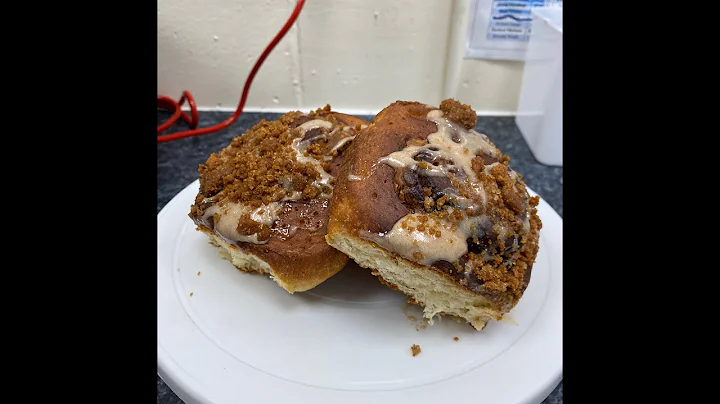 How to Make Lotus Biscoff Cinnamon Rolls | Phoebakes