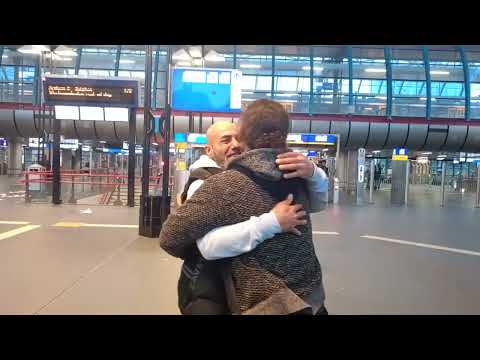 فرحة الأخ لما يجتمع بأخوه بعد غياب 3 سنين 