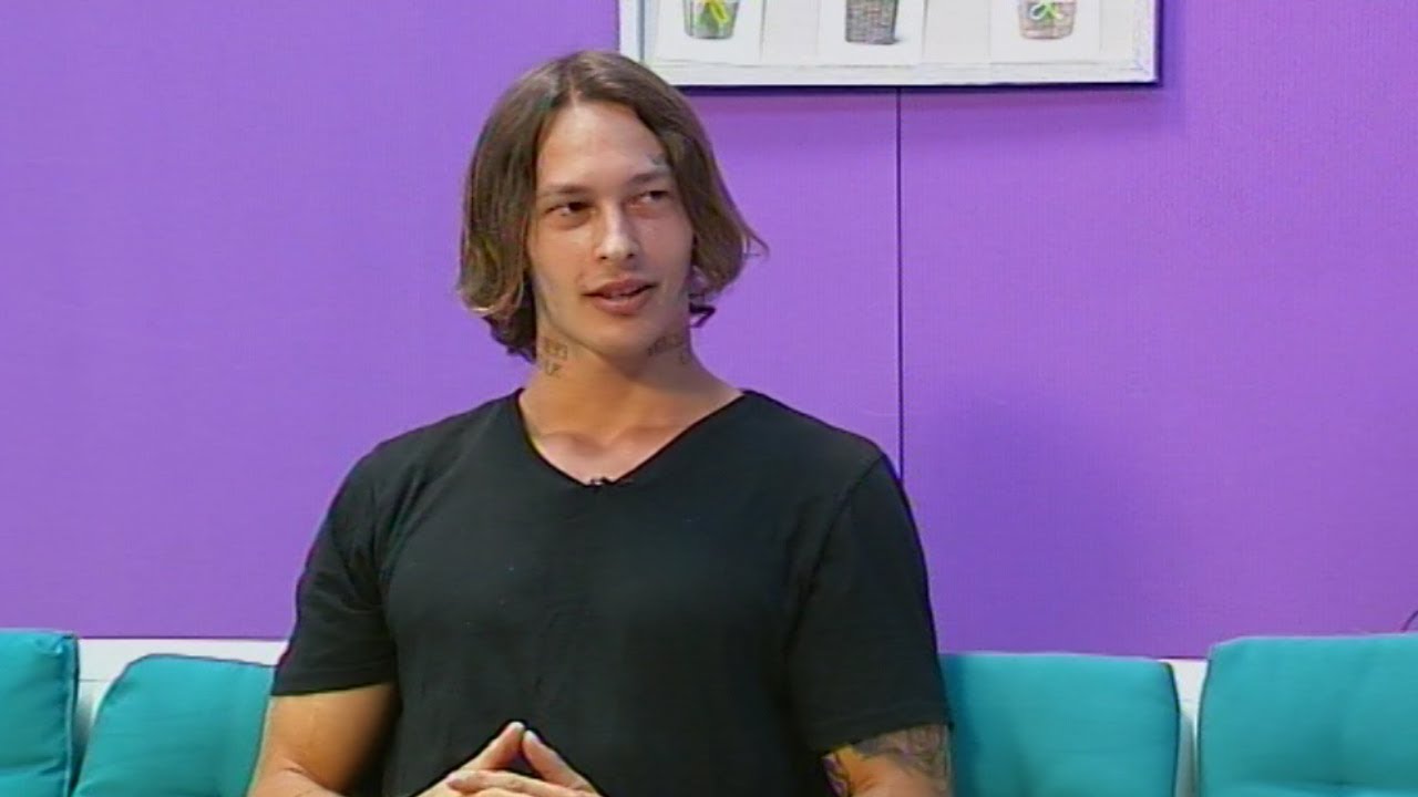 Антон Марчук про те як безкоштовно навчає воркауту в Чернівцях - YouTube