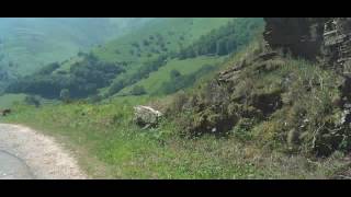 Camino al tunel de La Engaña en Vega de Pas Cantabria