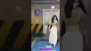 جيني في المطار 😭✈️ جيني في المطار 😭✈️