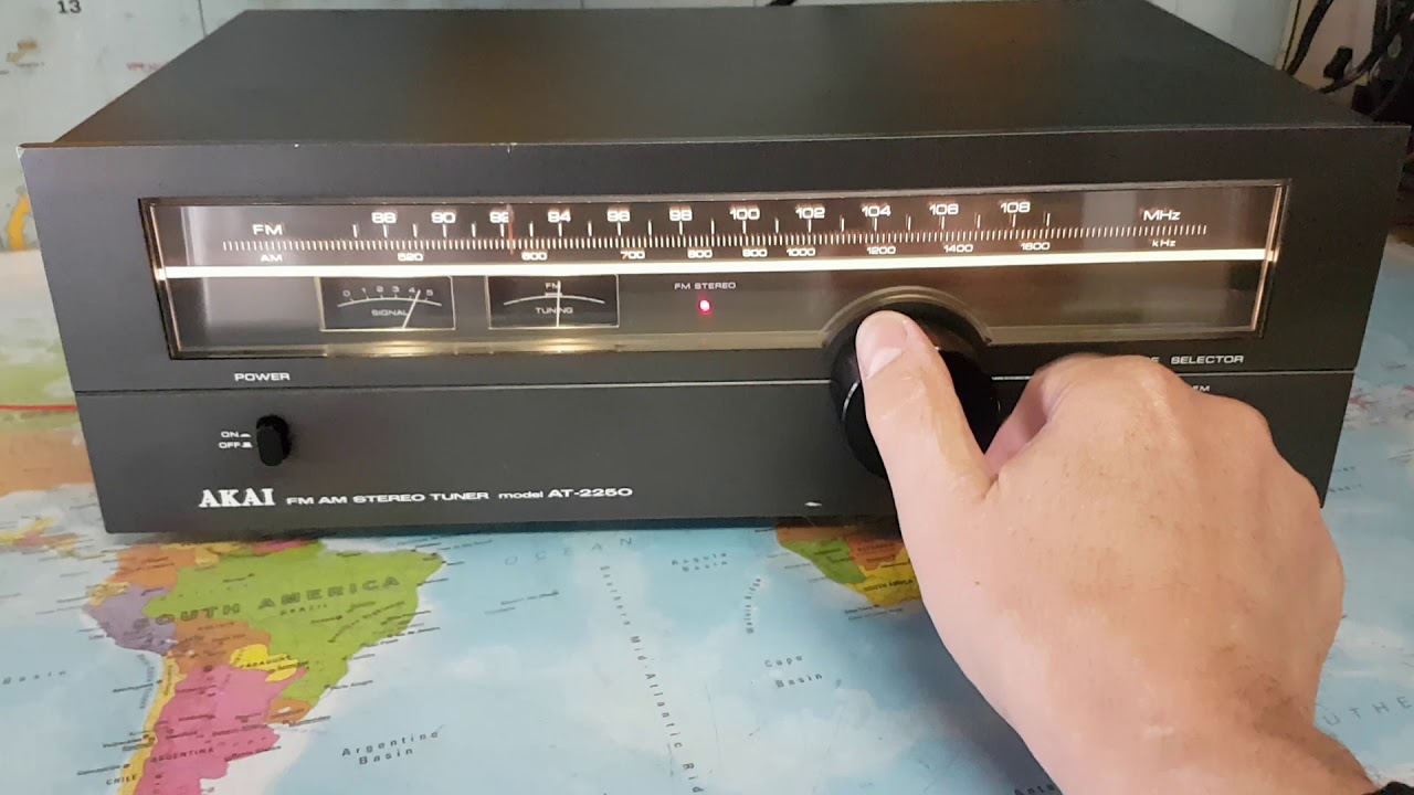 TUNER RADIO AKAI model at-2250l vintage 70's EUR 80,00 - FR