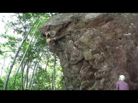 スピードオーバー(5.12c) 赤岩青巌峡
