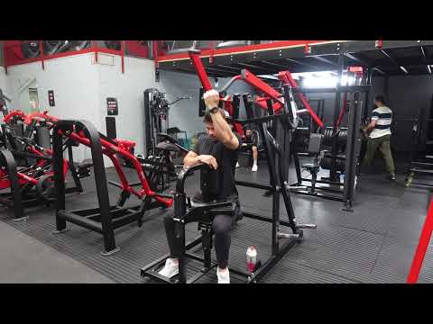 1 Arm ISO lat pulldown | The Fitness Maverick Online Coaching