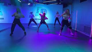 Duos Dance Studio / REGGAETON (Short)