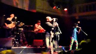 Azari &amp; III - Undecided - Live - 10-02-2012 in Paradiso nr2