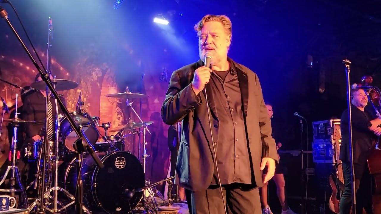 Russell Crowe - Take This Waltz (Leonard Cohn cover) - Live Stone Pony