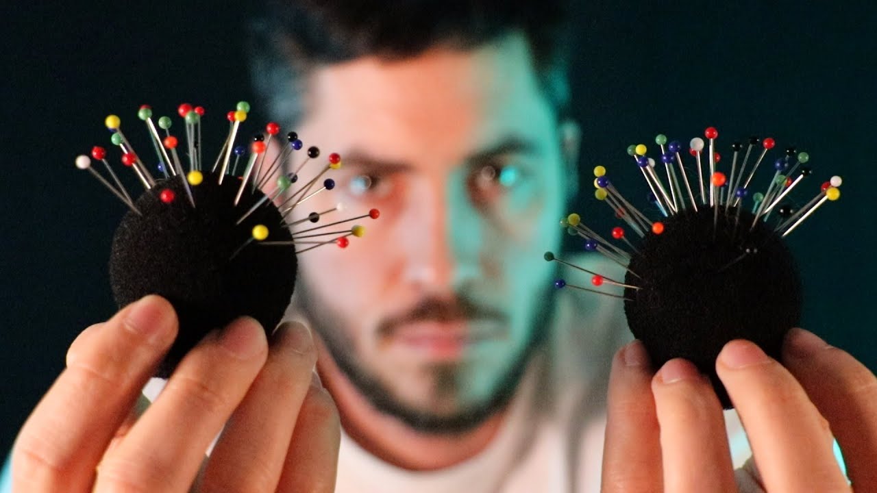 ASMR j'enlève les AIGUILLES DE VOTRE CERVEAU (représenté par les micros)