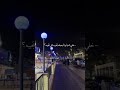 خلي الدنيا وانا جنبك تجيب اللي تجيبه