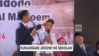 Lucu, Jokowi Asyik Bercanda dengan Siswa