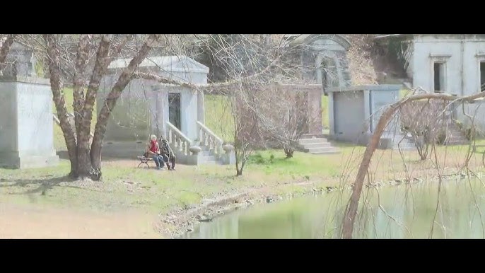 Flowers Become A Nightmare For Brooklyn S Green Wood Cemetery