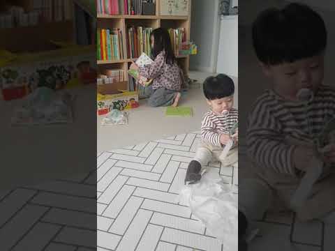 6살누나의 동생돌보기