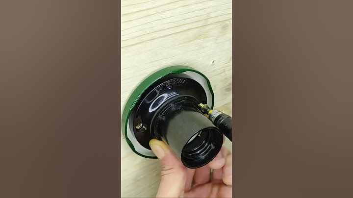 Обязательно запомни эту хитрость! Как можно легко защитить лампочку от сырости и влаги? #shorts