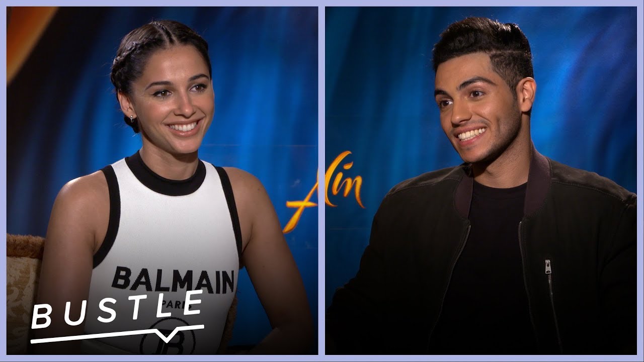 アラジン キャストがディズニークイズに挑戦 Naomi Scott Mena Massoud Play Disney Movie Trivia Bustle Cuts Voicetube 動画で英語を学ぶ アラジン キャストがディズニークイズに挑戦 Naomi Scott Mena Massoud Play Disney Movie Trivia Bustle Cuts Voicetube 動画で英語を学ぶ