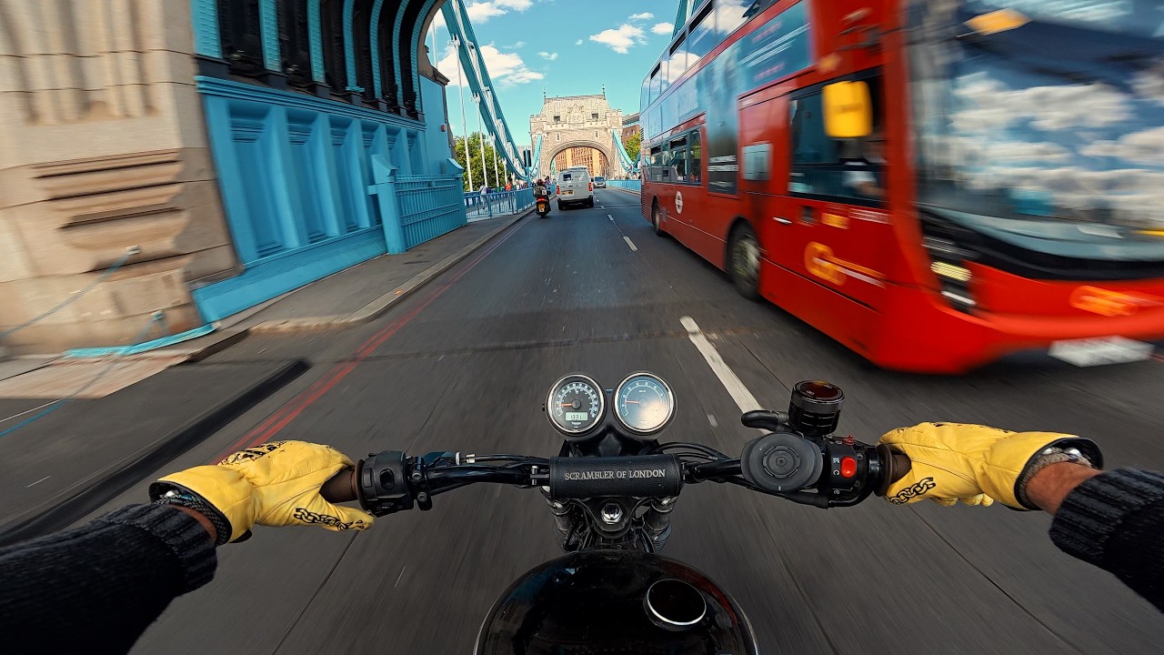 FOLLOWING THE RIVER THAMES THROUGH LONDON