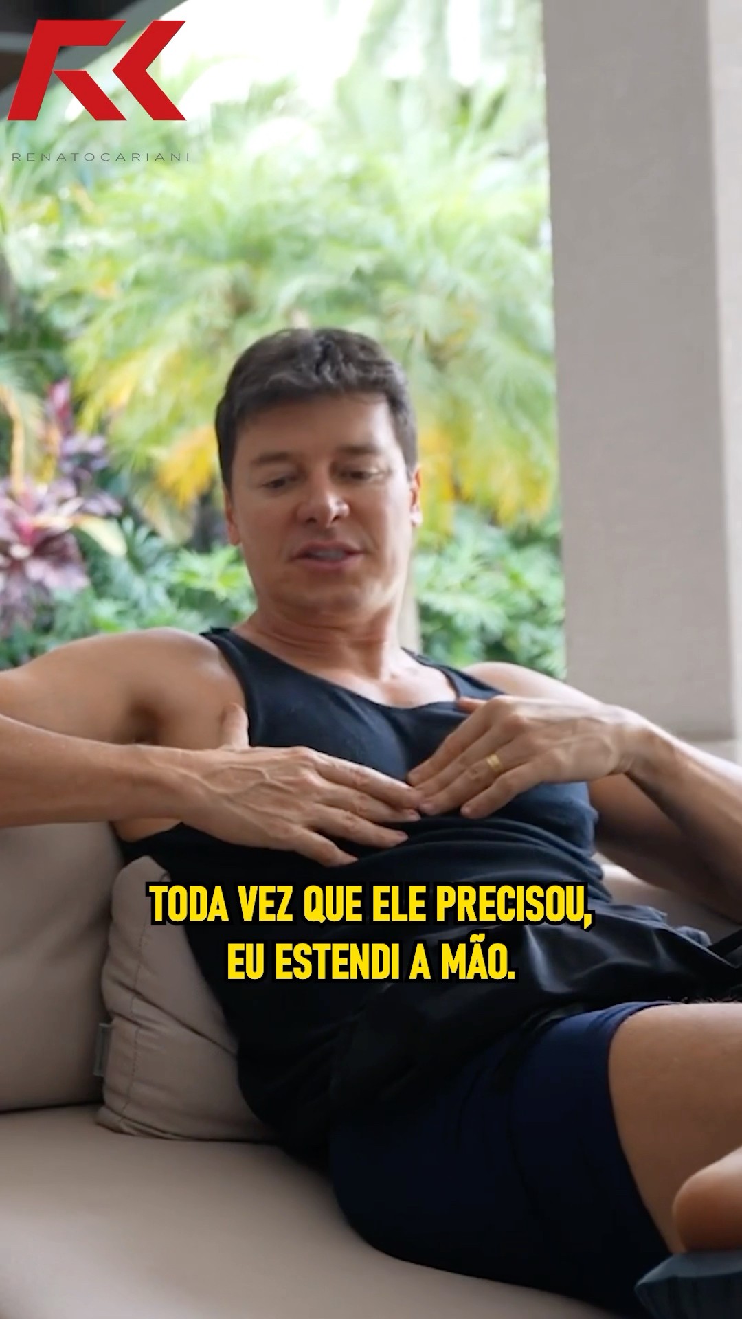 ELES TEM UMA AMIZADE DA VIDA INTEIRA... #renatocariani #rodrigofaro #amizade #vida #cantor #domino