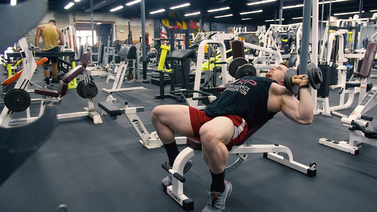 Incline dumbbell press: How low should you go for better results?