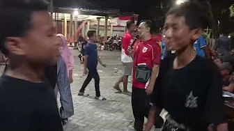 Even though the rubber became slippery after being given flour, I found the trick and won the rub...