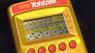 【海外 ゲーム】ハズブロ ヤッツィー ダイス サイコロ 並べ おもちゃ ELECTRONIC HAND-HELD YAHTZEE hasbro Dice lsi lcd game 2002 ブラゼ screenshot 2