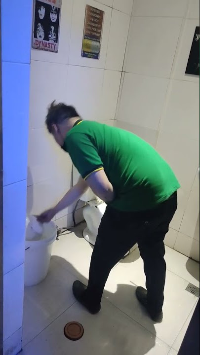 VOMITING 🤣