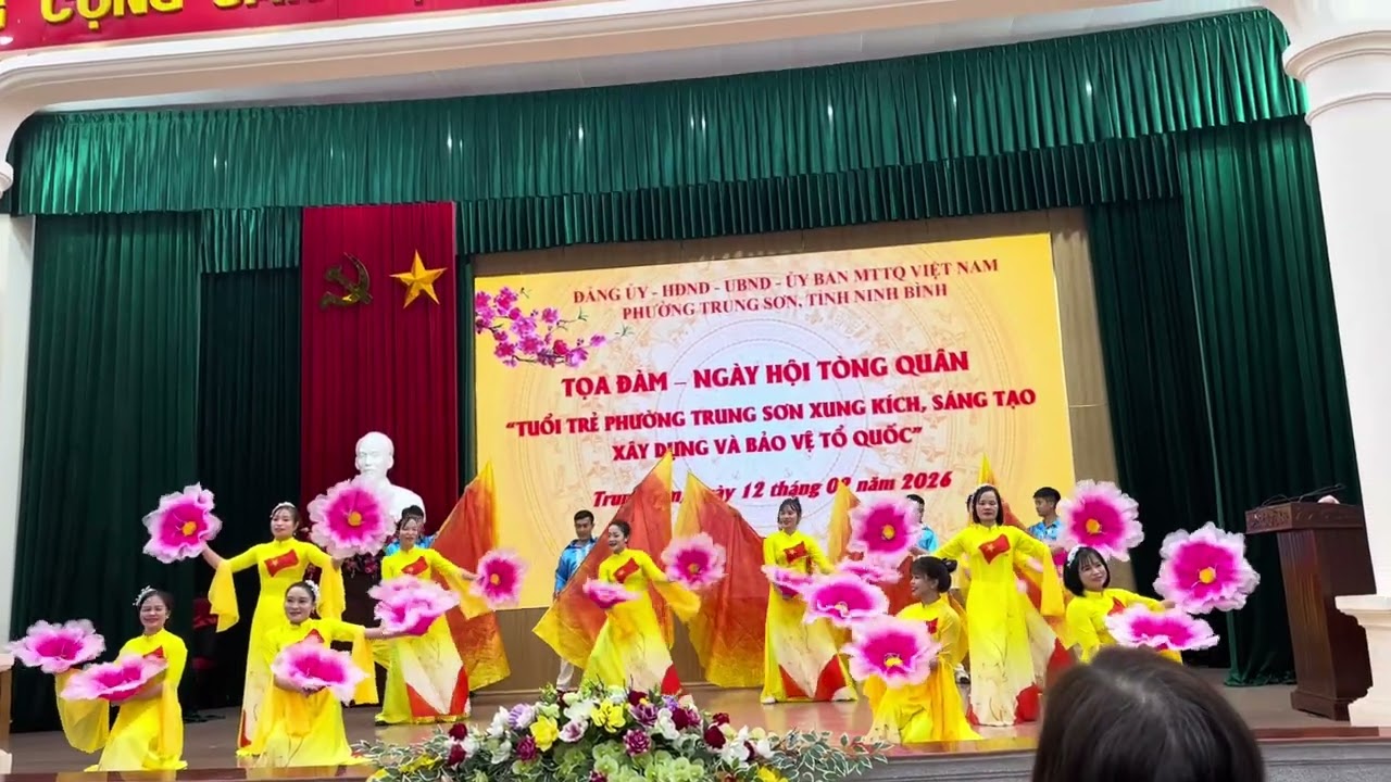 Múa liên khúc: Tuổi trẻ thế hệ Bác Hồ - Khát vọng hùng cường - Đội văn nghệ p. Trung Sơn - Ninh Bình