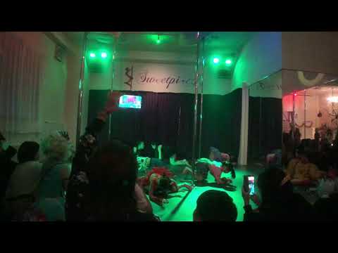 Sweetpi-A Halloween Night2019 Kid’s pole dance Performance ハロウィンパーティー キッズポールダンス 子供達頑張りました！