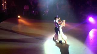 Katrina et Maxime Dereymez sur une valse anglaise à la patinoire Polesud de Grenoble