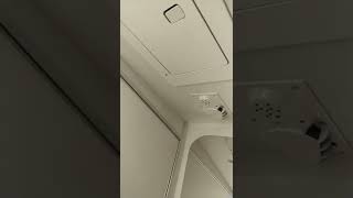 Uçakta Sigara İçmeyin - Kuralları Çignerseniz Polise Teslim Edilirsiniz.