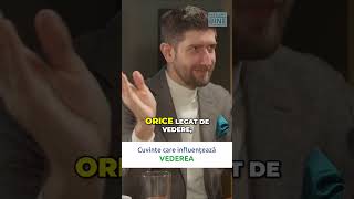 Vederea clară nu înseamnă doar să renunți la ochelari.