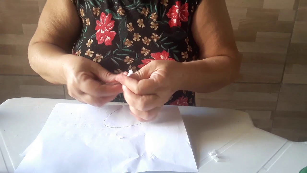 Lirio feito de sacola de plástico