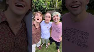 Los Tres Hermanos Reunidos