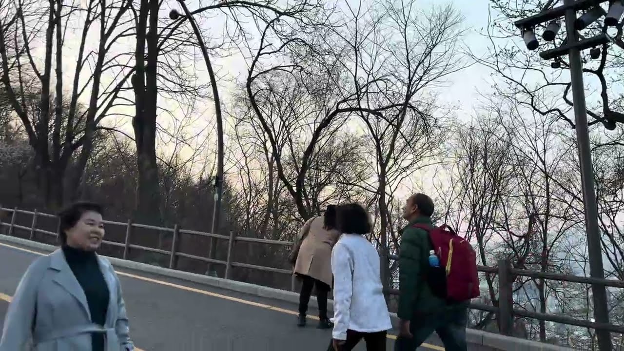 THÁP NAMSAN SEOUL TOWER BIỂU TƯỢNG DL - HÀN QUỐC MÙA ĐẸP NHẤT 