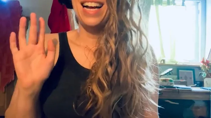 Welcome to my ASMR Channel - Whisper Ramble & Eating Sounds (first video! try out!)