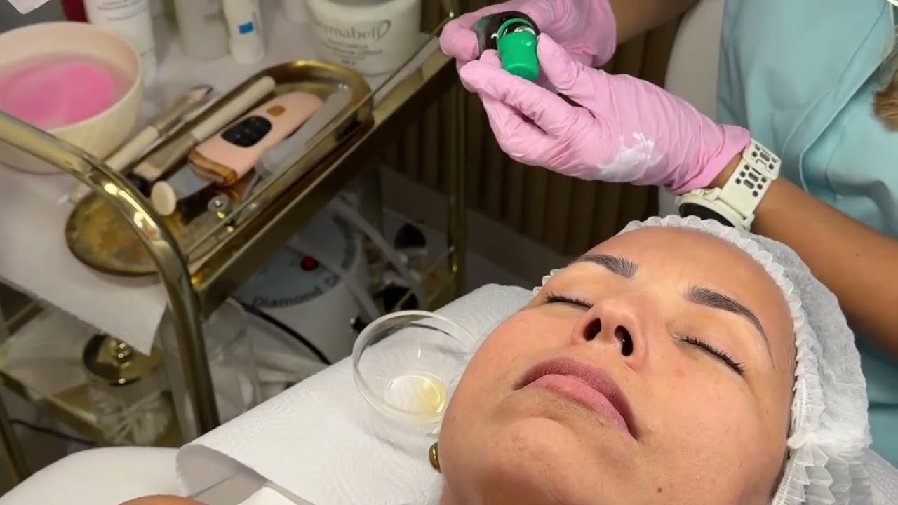 MAJO CARDOZO - COSMETOLOGA COSMIATRA.