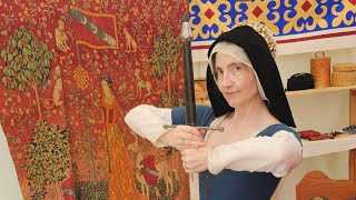 GETTING DRESSED LIKE A MEDIEVAL PRINCESS: PUTTING ON THE 15TH C. "HENNIN"