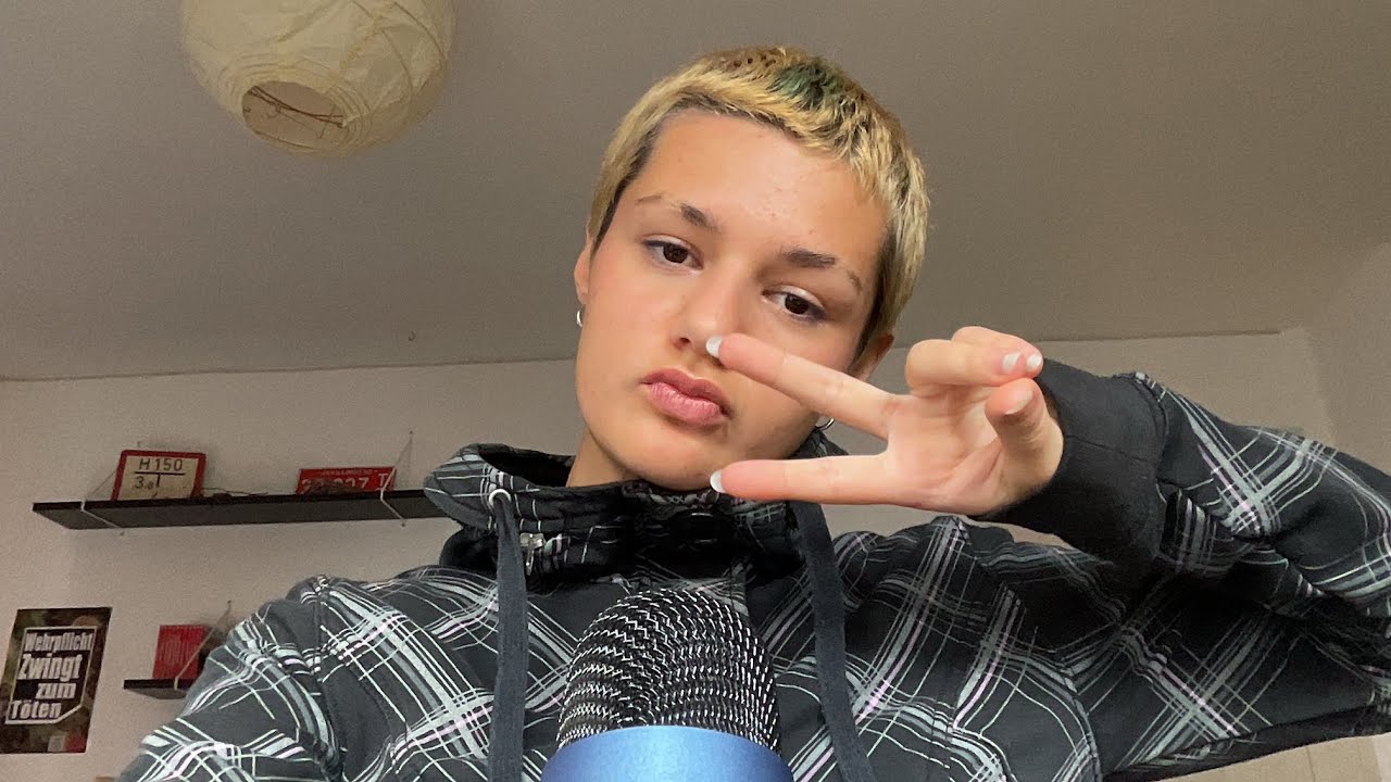 My second asmr video but with a real mic! 🖤