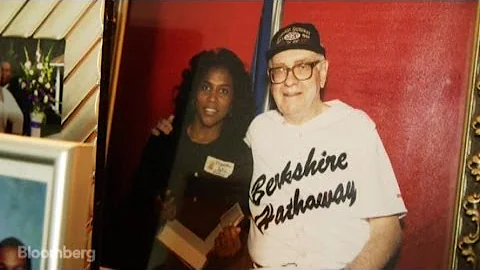 The Buffett Superfan Who Became Warren's Pen Pal - DayDayNews